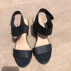 W7/8 Black Heels